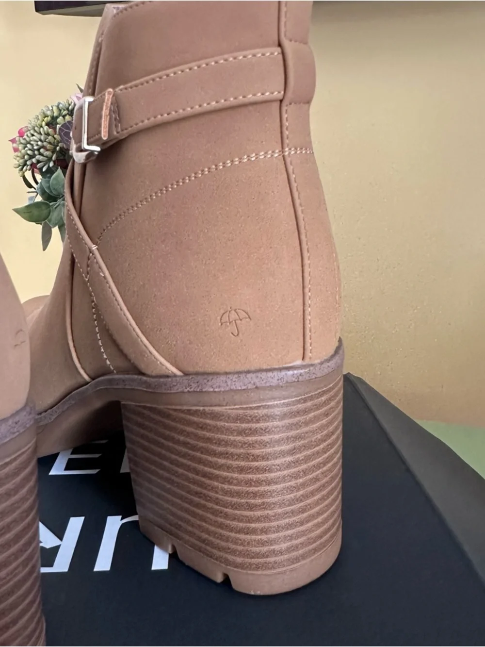 Naturalizer Madalynn Ankle Boot in Camel Brown with Buckle Strap Size 12 NEW